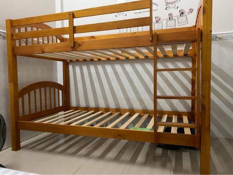 Hình ảnh thực tế giường tầng gỗ thông KTPGT02 giao cho khách