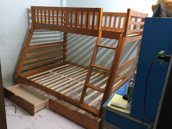Hình thực tế mẫu giường tầng gỗ thông KTPGT129V